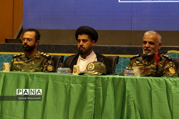 افتتاح نگارخانه مقاومت و برگزاری نشست تشریح یادواره شهدای ارتش در قم
