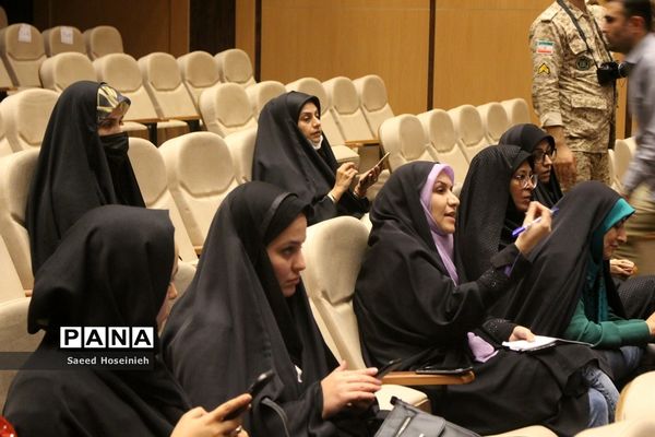 افتتاح نگارخانه مقاومت و برگزاری نشست تشریح یادواره شهدای ارتش در قم