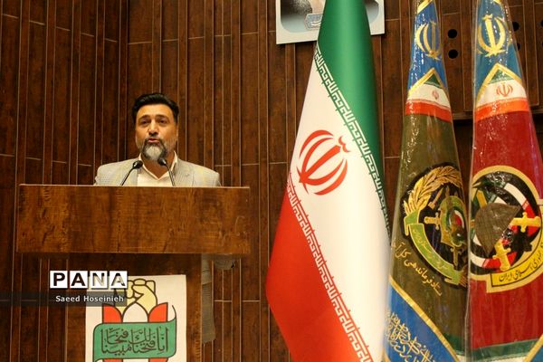 افتتاح نگارخانه مقاومت و برگزاری نشست تشریح یادواره شهدای ارتش در قم
