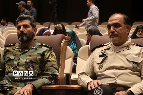 افتتاح نگارخانه مقاومت و برگزاری نشست تشریح یادواره شهدای ارتش در قم
