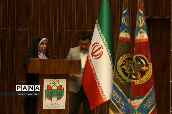 افتتاح نگارخانه مقاومت و برگزاری نشست تشریح یادواره شهدای ارتش در قم