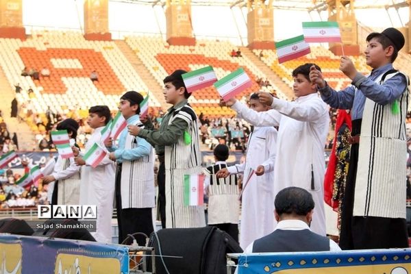 اجتماع غدیری‌ها و اجرای سرود سلام فرمانده در اهواز