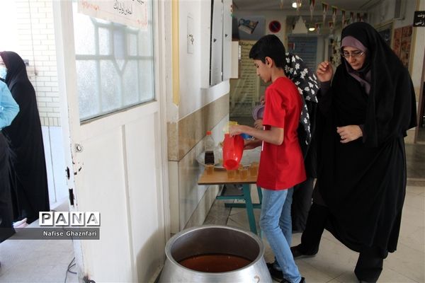 برپایی موکب دانش‌آموزی و فرهنگیان به‌مناسبت عید غدیر در شیراز