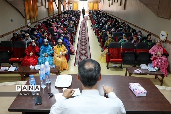 برگزاری کلاس‌ها و دوره‌های آموزشی ویژه دانش‌آموزان عشایر کشور در اردوگاه ثامن الحجج مشهد مقدس