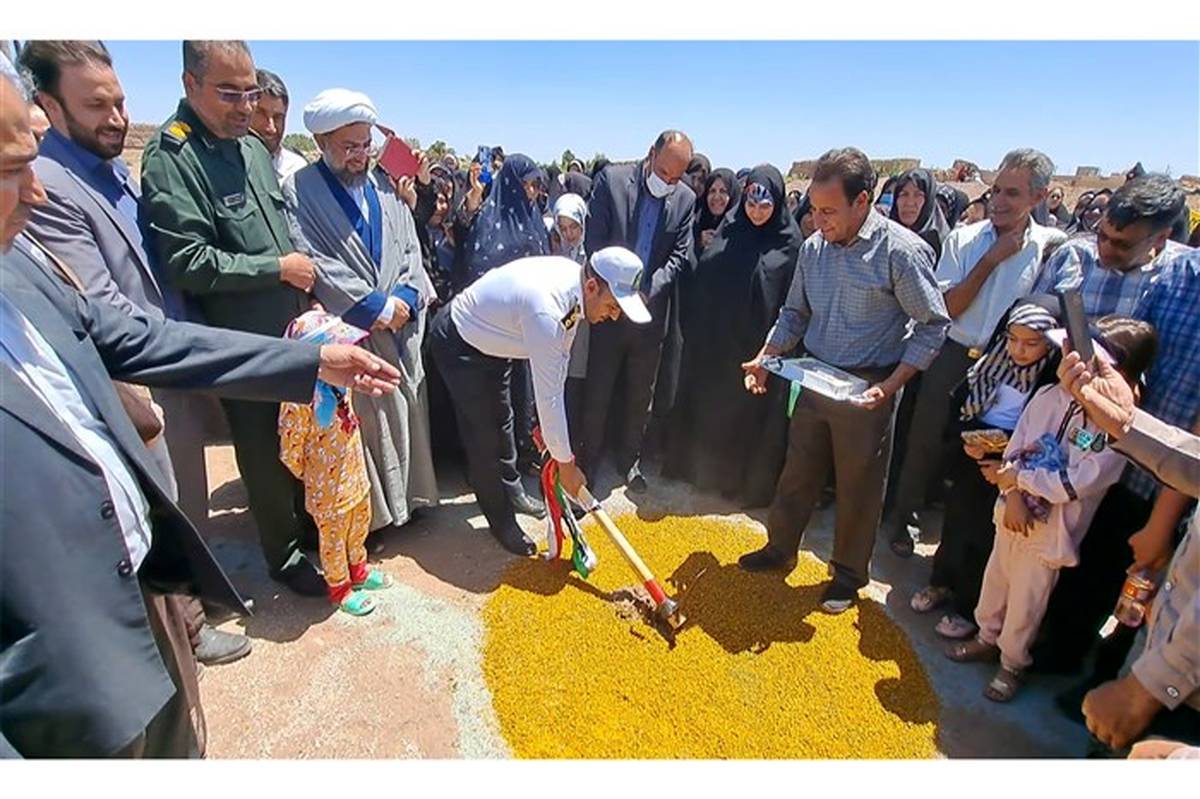 آئین کلنگ زنی باغ بانوان شهر بافران