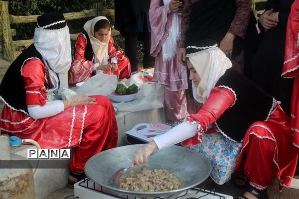 آشپزی دختران عشایر در جشنواره غذا