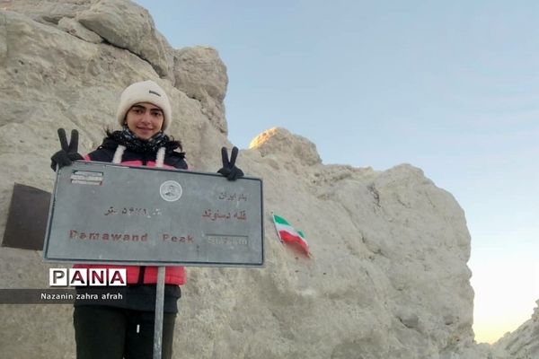 صعود خبرنگار پانای رودهن، به بام ایران