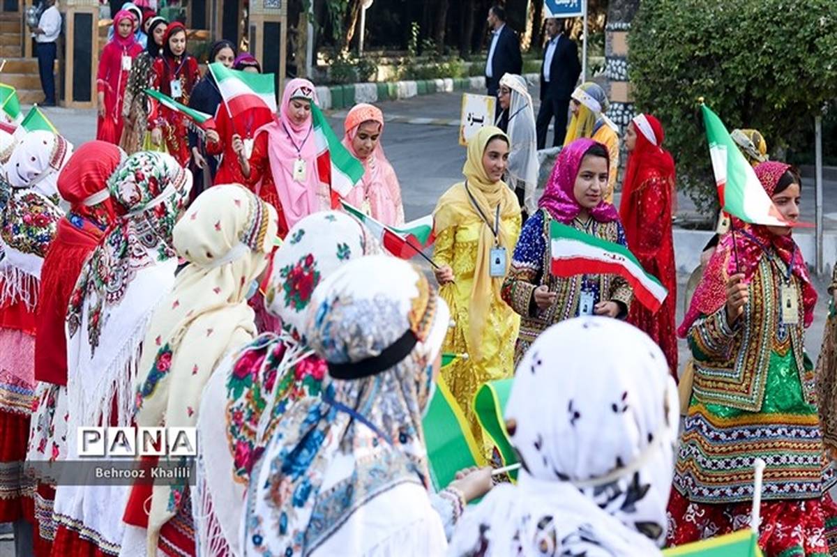جشنواره رنگ‌ها در بیست و یکمین اردوی دانش‌آموزان دختر عشایر/فیلم