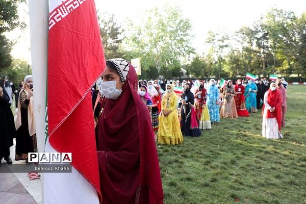 صبحگاه بیست و یکمین اردوی کشوری دانش‌آموزان دختر عشایر