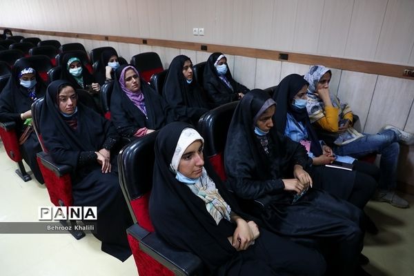 برگزاری کلاس سواد‌ رسانه‌ای برای دانش‌‌آموزان دختر عشایر در بیست و یکمین اردوی کشوری