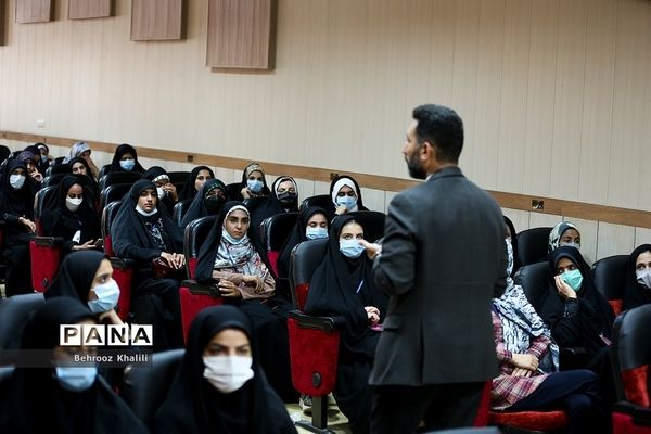 برگزاری کلاس سواد‌ رسانه‌ای برای دانش‌‌آموزان دختر عشایر در بیست و یکمین اردوی کشوری