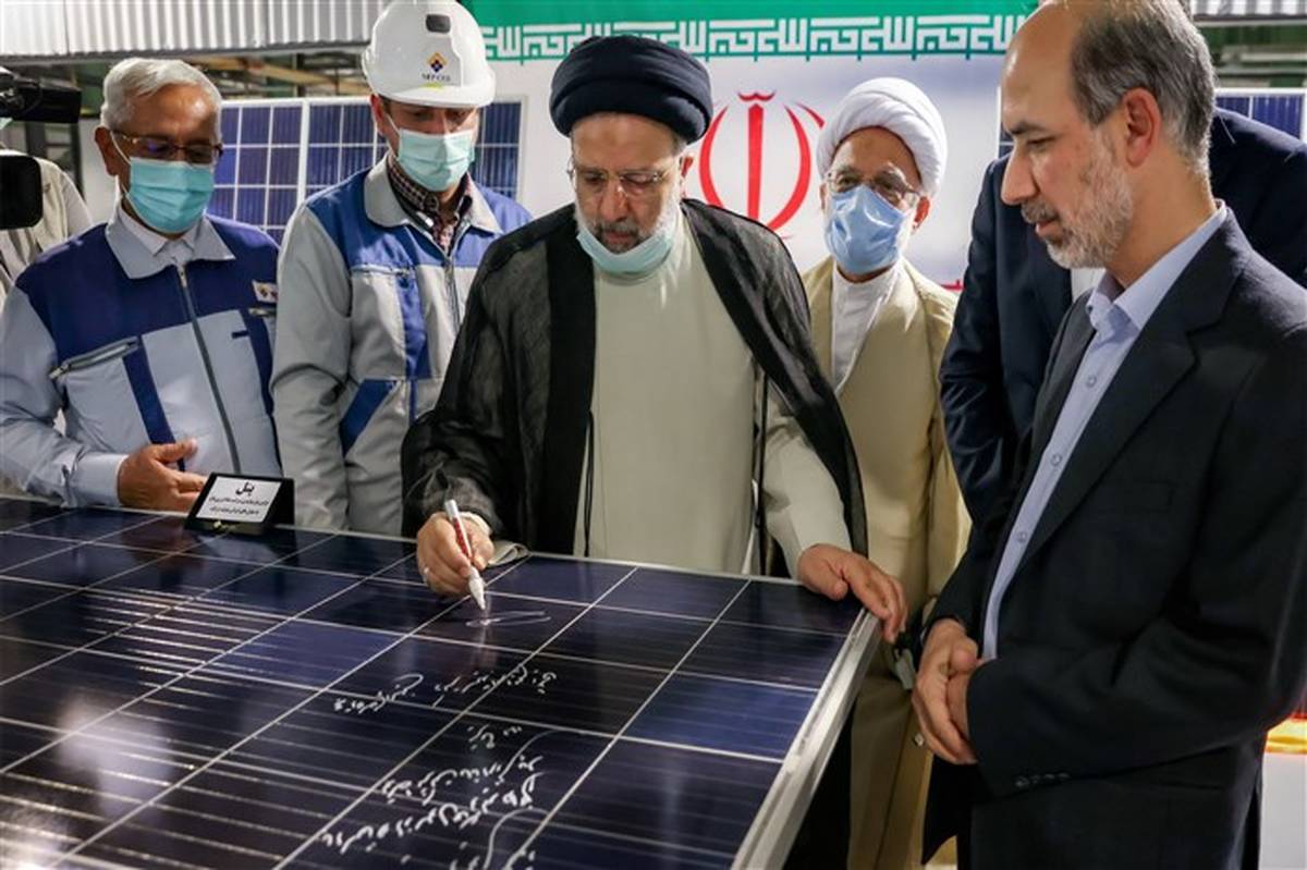 بزرگترین خط تولید پنل‌های خورشیدی کشور در خمین افتتاح شد