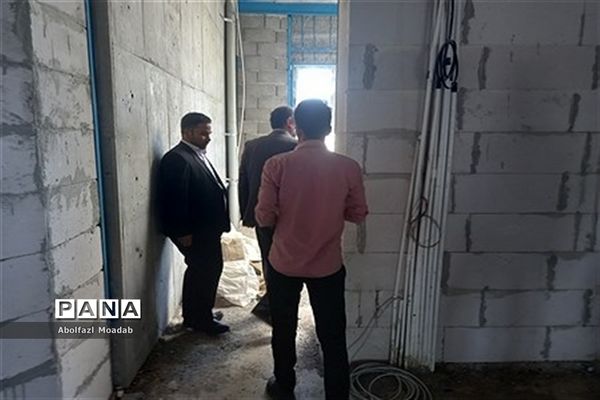 بازدید از پروژه‌های نیم تمام مشارکتی آموزش و پرورش کاشمر