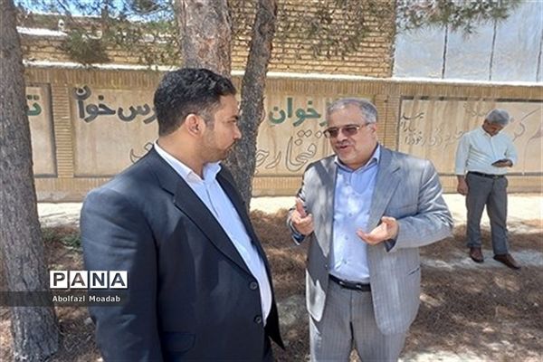بازدید از پروژه‌های نیم تمام مشارکتی آموزش و پرورش کاشمر