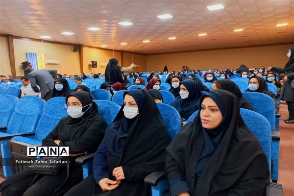 مراسم تجلیل از تلاشگران ماندگار ۳ در آموزش و پرورش امیدیه