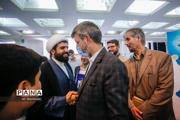 بازدید معاون پرورشی و فرهنگی آموزش و پرورش از نمایشگاه هم‌افزایی برای مدیریت ایران