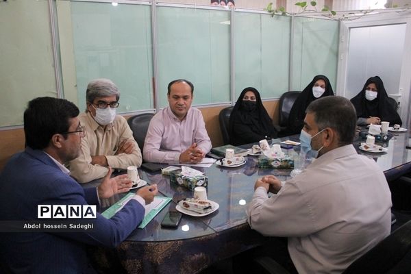 جلسه هم‌اندیشی مربیان و مدرسان پیشتاز سازمان دانش‌آموزی استان بوشهر