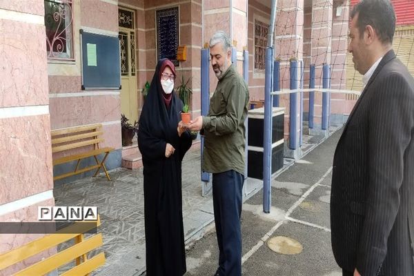 بازدید سرپرست آموزش و پرورش منطقه 11 از روند اجرایی پروژه مهر مدارس