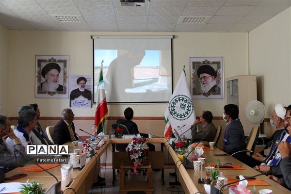 نشست هم‌اندیشی مدیران سازمان دانش‌آموزی با مدیرکل آموزش و پرورش خراسان شمالی