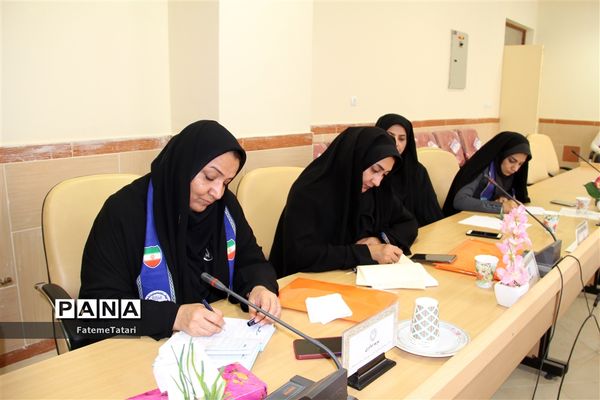 نشست هم‌اندیشی مدیران سازمان دانش‌آموزی با مدیرکل آموزش و پرورش خراسان شمالی