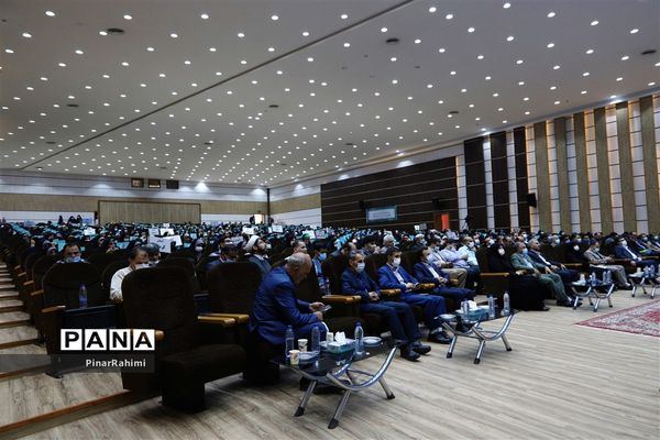 آیین افتتاحیه چهلمین دوره مسابقات قرآن، عترت و نماز دانش‌آموزان سراسر کشور (بخش دختران)