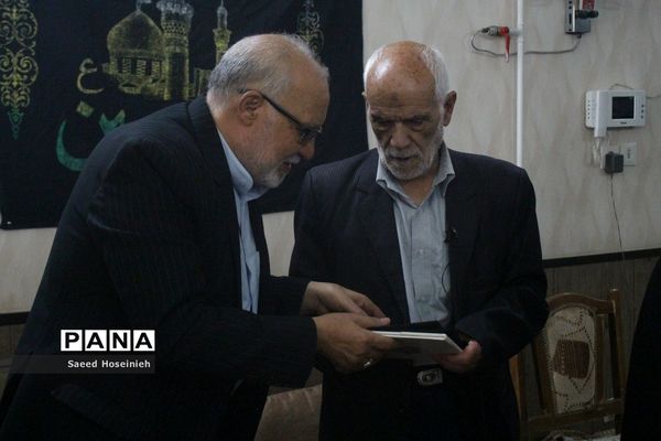 نخستین آیین تکریم «یک عمر نوکری» در قم