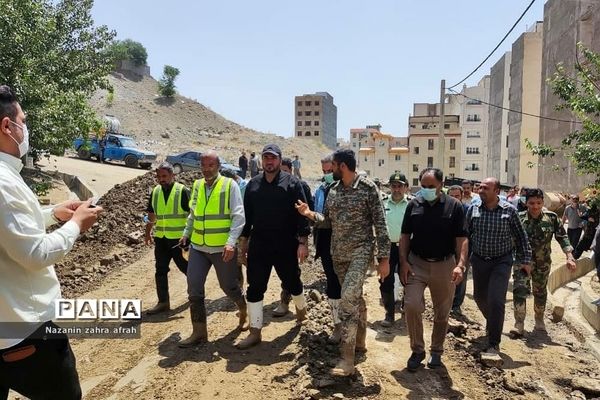 بازدید استاندار تهران از مناطق سیل زده رودهن