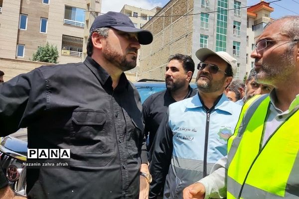 بازدید استاندار تهران از مناطق سیل زده رودهن