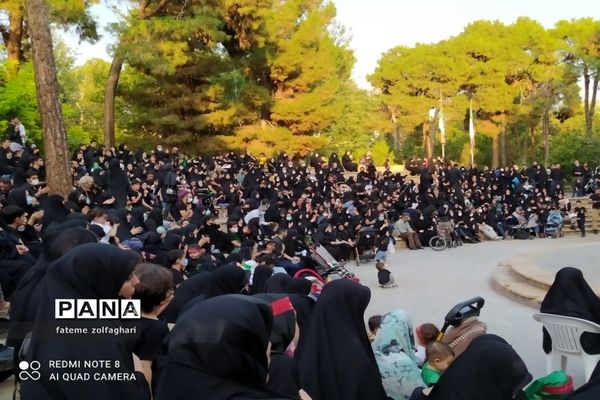 مراسم شیرخوارگان حسینی در بوستان سهند تهران