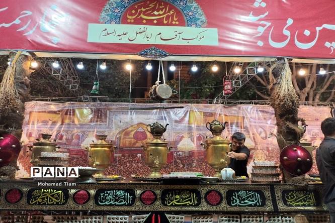 برپایی ایستگاههای صلواتی توسط اقشار مردم در ماه محرم