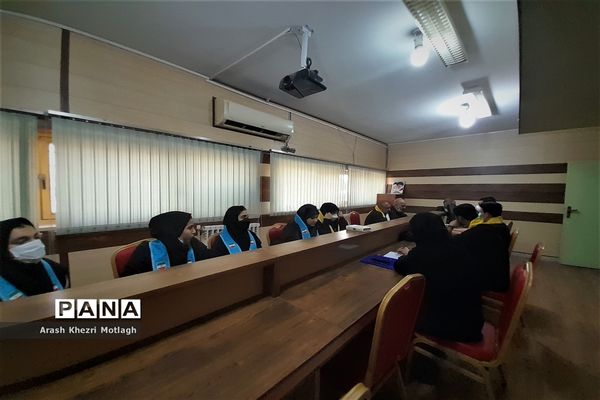 جلسه  شورای مجلس و مجمع دانش‌آموزی در کازرون