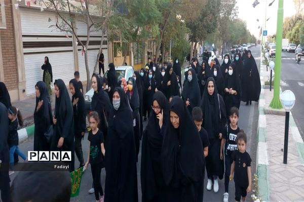 برگزاری مراسم احلی من العسل در اردستان