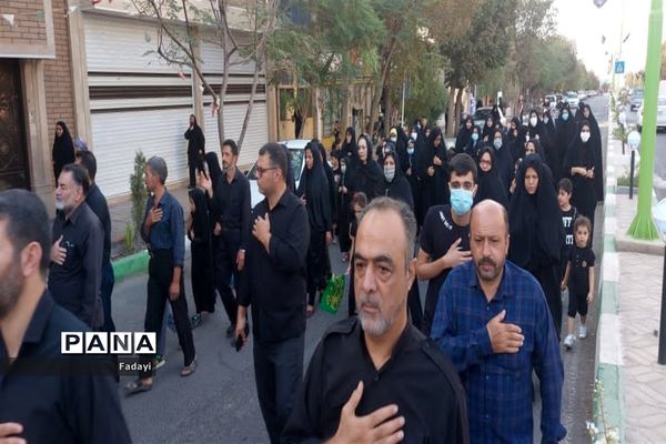 برگزاری مراسم احلی من العسل در اردستان