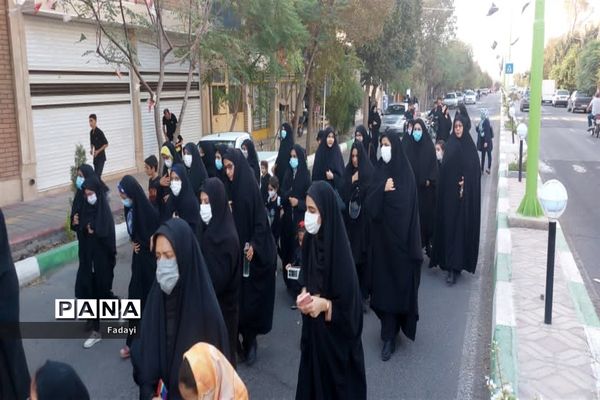برگزاری مراسم احلی من العسل در اردستان