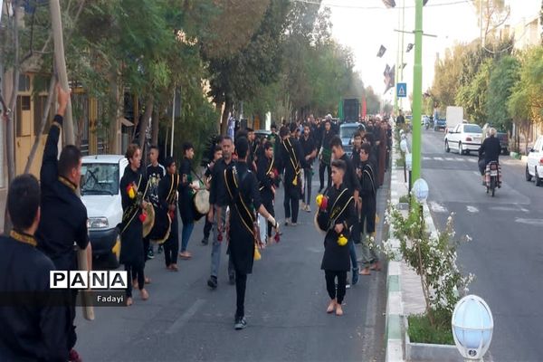 برگزاری مراسم احلی من العسل در اردستان