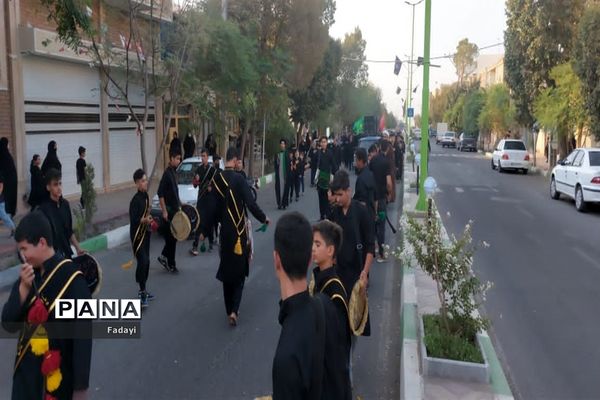 برگزاری مراسم احلی من العسل در اردستان