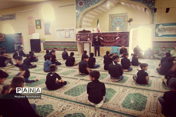 سوگواری دانش‌آموزان سرچهانی در مراسم احلی من العسل