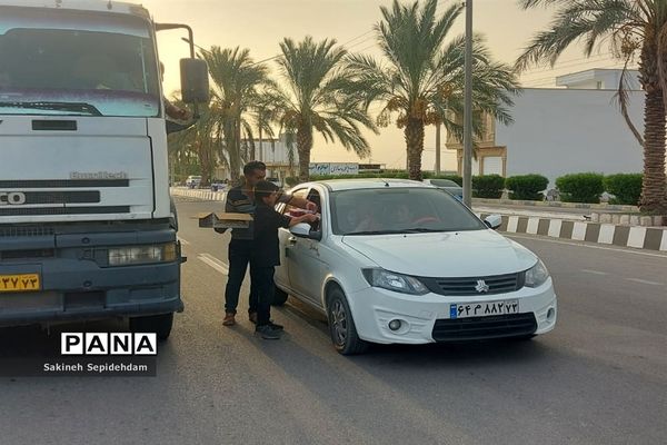 ایستگاه صلواتی حضرت قاسم ابن الحسن به همت دانش‌آموزان شهر اشکنان