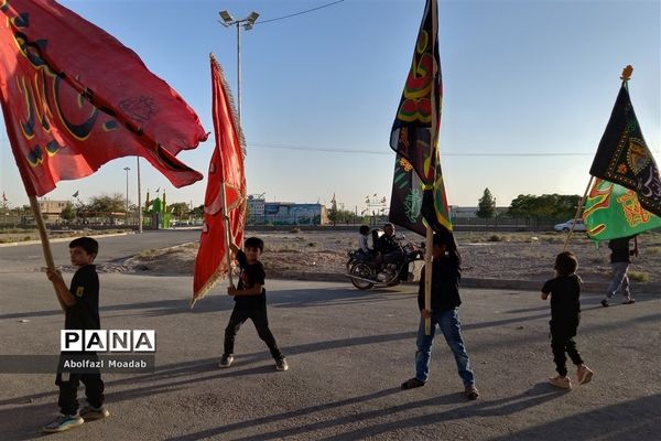 برگزاری هیات زنجیرزنی دانش‌آموزی در دهنو خلیل‌آباد