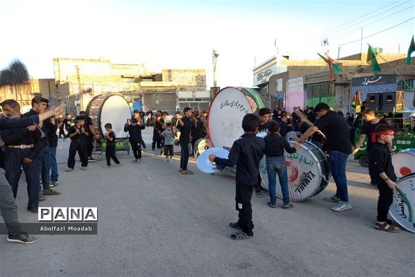 برگزاری هیات زنجیرزنی دانش‌آموزی در دهنو خلیل‌آباد