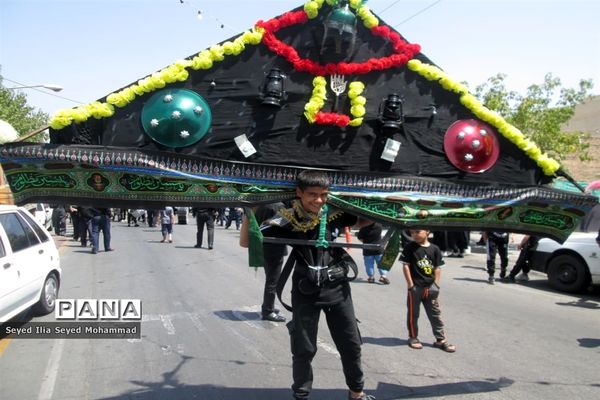 دسته‌های زنجیرزنی روز تاسوعا در شهرری