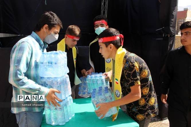 برپایی موکب سازمان دانشآموزی کهگیلویه و بویراحمد در روز عاشورای حسینی
