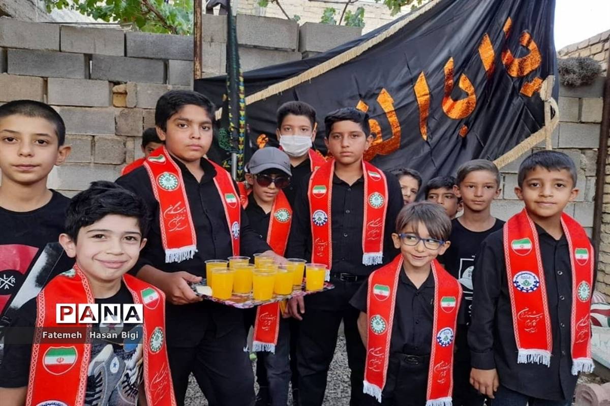 برپایی موکب دانش‌آموزان پیشتاز شهرستان اقلید در روز تاسوعا و عاشورای حسینی