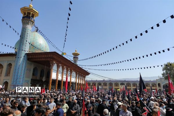 تشییع باشکوه سید الشهدای مدافعان حرم در شیراز