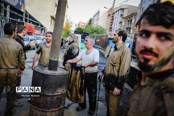 آیین سنتی «گِل مالی» لرستانی‌‎های مقیم تهران