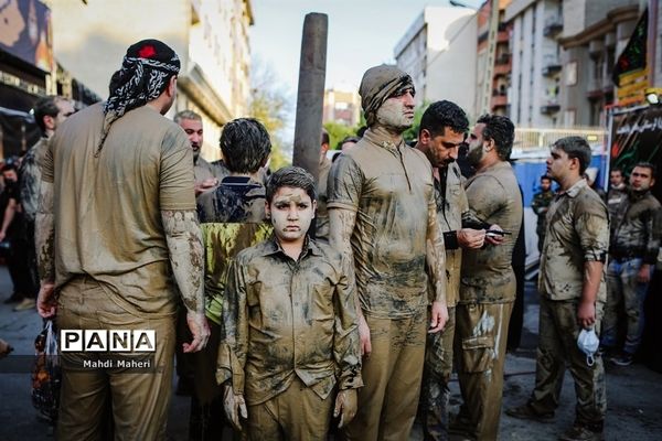 آیین سنتی «گِل مالی» لرستانی‌‎های مقیم تهران