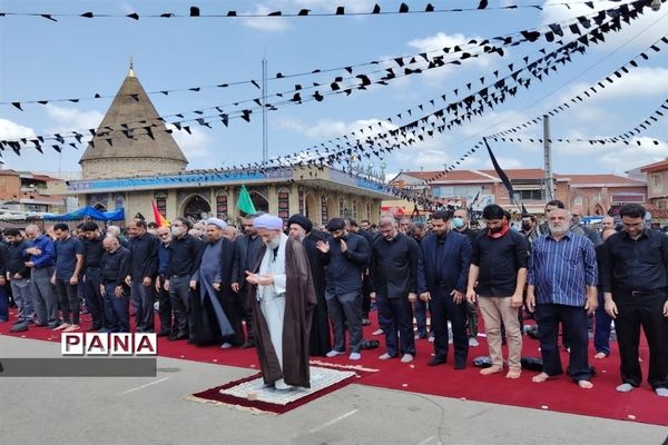 اقامه نماز ظهر عاشورا در امامزاده یحیی ساری