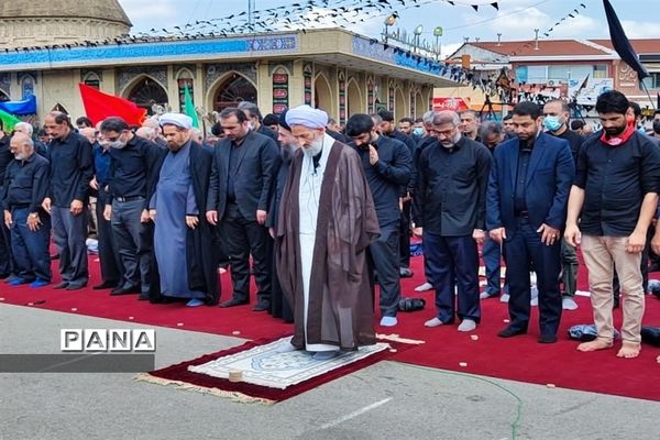 اقامه نماز ظهر عاشورا در امامزاده یحیی ساری