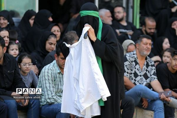 مراسم تعزیه‌خوانی در رینه لاریجان