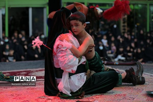 مراسم تعزیه‌خوانی در رینه لاریجان